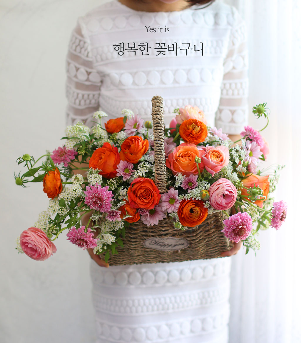 부드럽게 하늘거리는 라넌큘러스,
밝고 쨍한 색감의 장미,
디테일하게 고급스러움을 더한 조팝나무,
네추럴함을 극대화한 옥스퍼드,