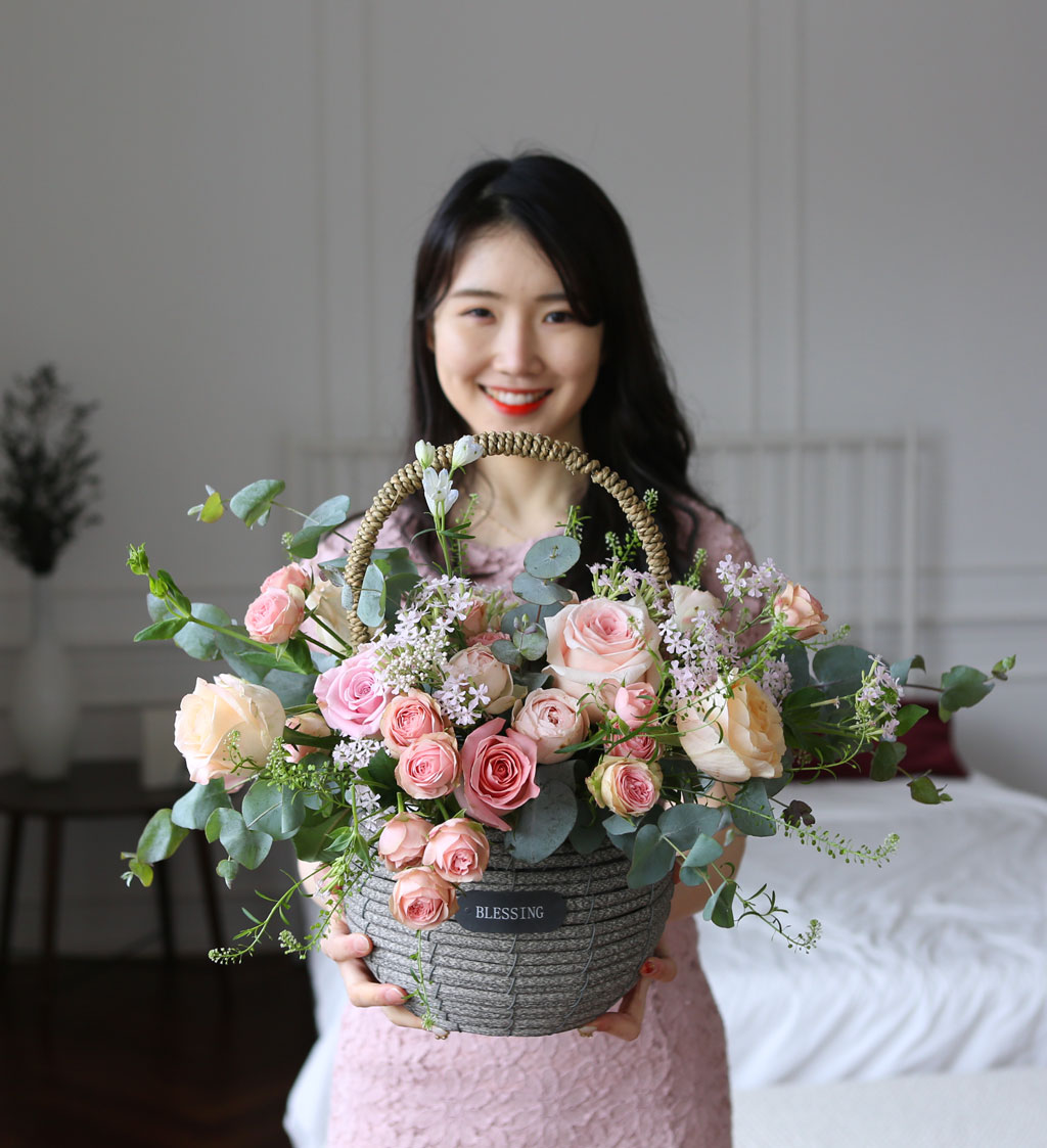 자연스러운 프렌치 스타일로
젊은 층에게 인기이며, 행사 및 전시 용도로도 활용이 가능합니다.