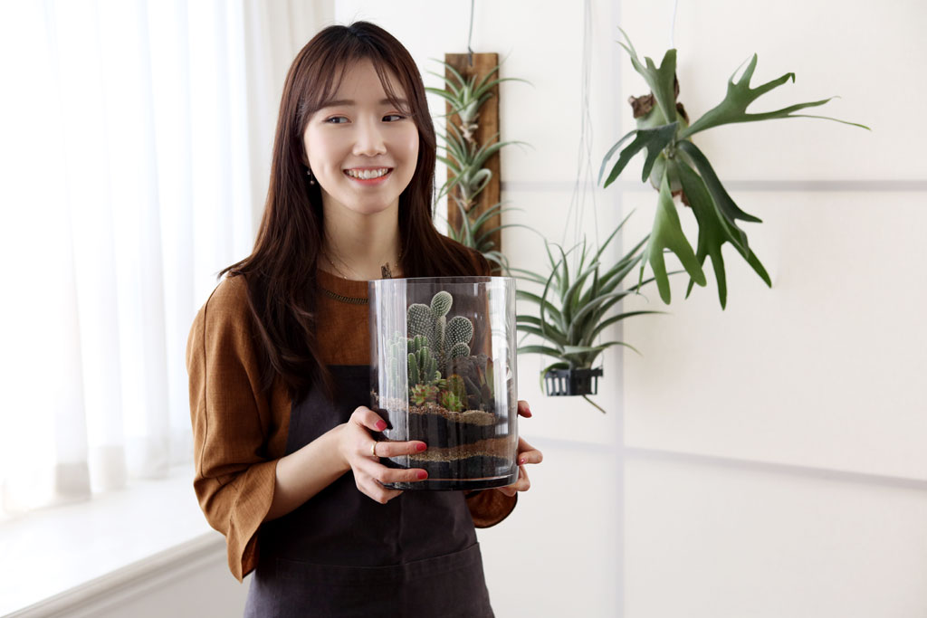 유리병안에 작은 정원을 꾸몄어요 - 긴원통형