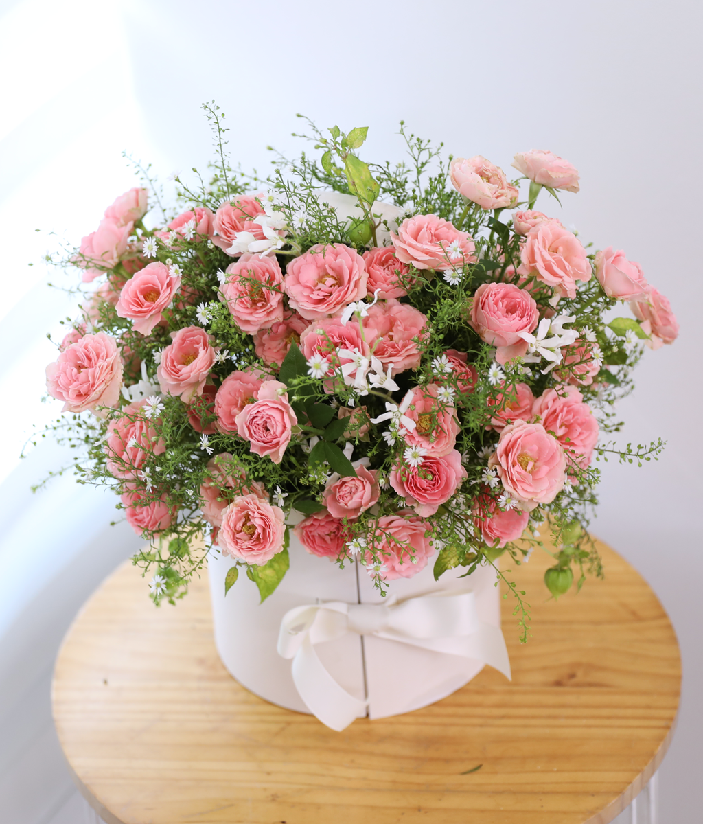 결혼 축하, 기념일, 생일, 감사 인사 등 밝은 마음을 전하고 싶은 순간에 잘 어울립니다.