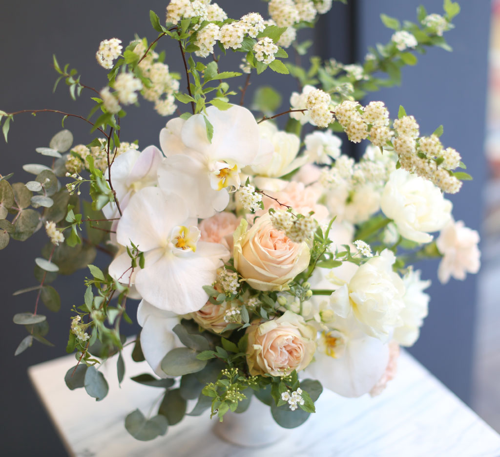 Yes it is Beautiful white(서울배송)