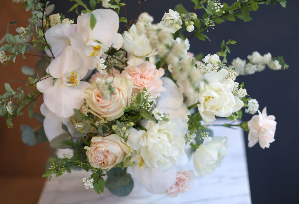 Yes it is Beautiful white(서울배송)