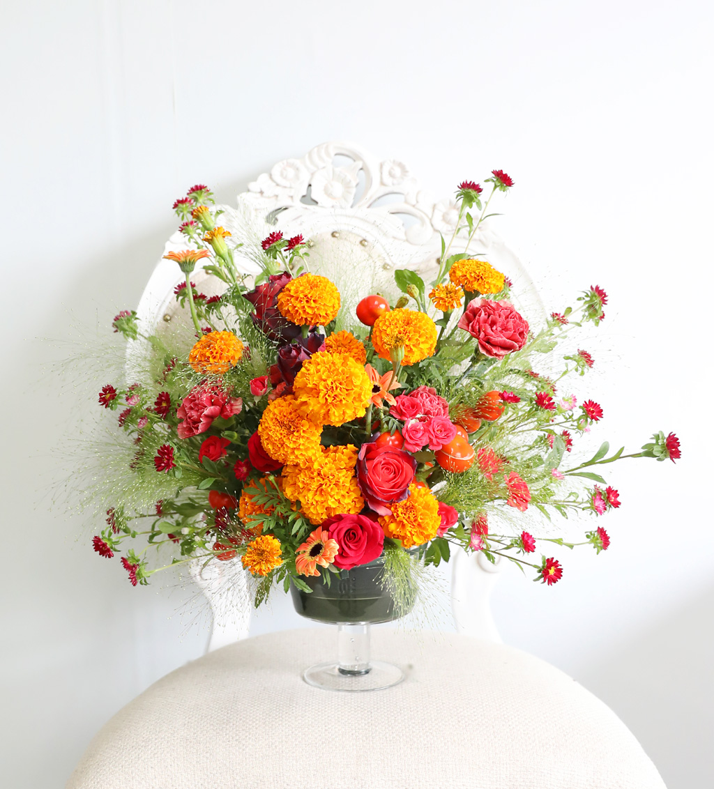 <div style="font-size:15px; color:#5A5A5A; text-align:center; font-style:oblique;">"이런 분께 추천드려요"</div>
<div style="font-size:13px; color:#5A5A5A; text-align:center; font-style:oblique;"><br>사랑하는 부모님께<br>가을을 담은 아름다운 선물이 필요하신 분</br></div>
<div style="font-size:13px; color:#5A5A5A; text-align:center; font-style:oblique;">승진 또는 부서 이동하시는 분께 보내는<br>멋진 선물이 필요하신 분</div>
<div style="font-size:13px; color:#5A5A5A; text-align:center; font-style:oblique;">화사하고 화려한 꽃을 통해 전시회를<br>축하하고 싶으신 분</div>
<div style="font-size:13px; color:#5A5A5A; text-align:center; font-style:oblique;">사랑하는 사람과의 기념일 혹은 생일 등<br>기쁜 날에 선물이 필요하신 분 등</div>