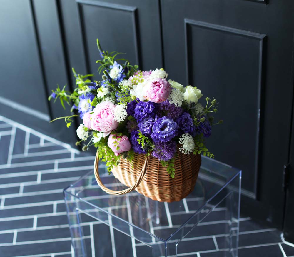 Stunning Flower Ideas -Elegance basket