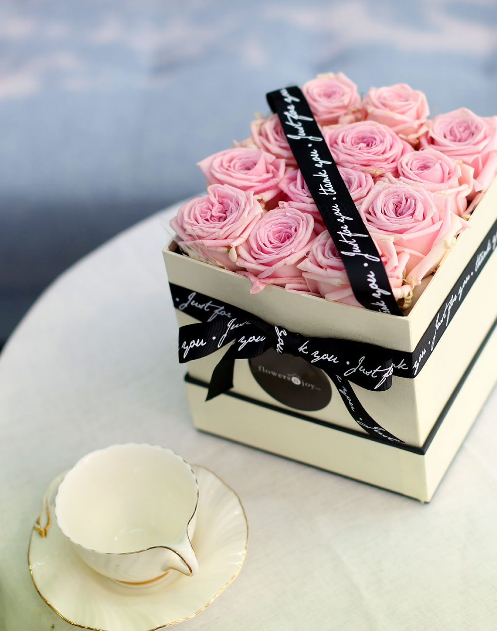Spring loves Simple pink roses