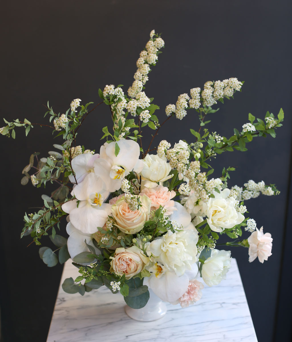 Yes it is Beautiful white(서울배송)