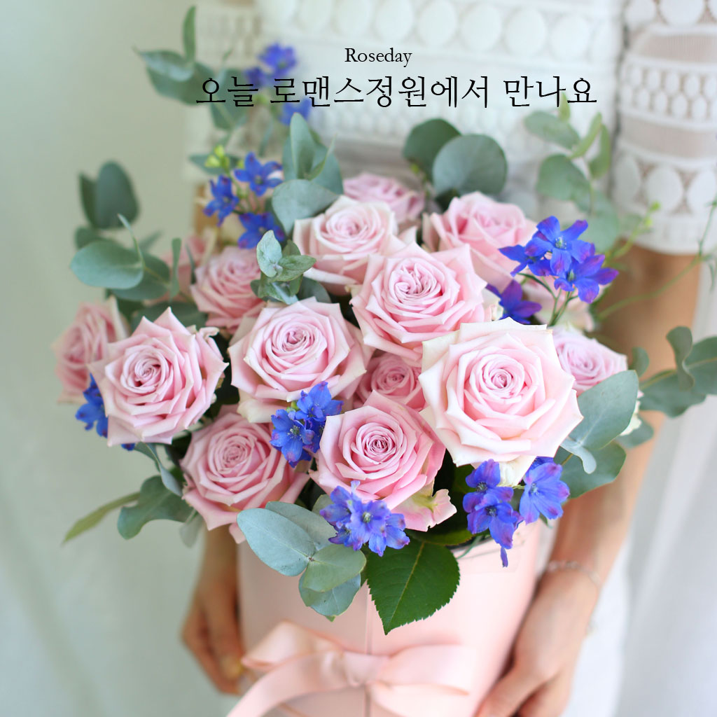 핑크 장미와 보라 소재로 포인트를 주었습니다.