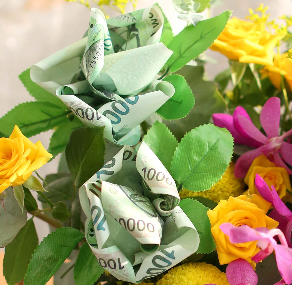 "money gift flower 머니로즈가 있는 꽃밭"