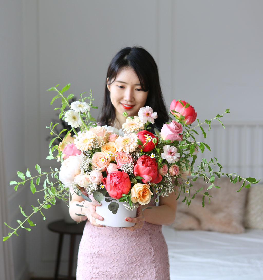 <div style="font-size:15px; color:#5A5A5A; text-align:center; font-style:oblique;"><br>.</br></div>
<div style="font-size:20px; color:#5A5A5A; text-align:center;font-weight: bold; font-style:oblique;">"Design detail"
<div style="font-size:15px; color:#5A5A5A; text-align:center; font-style:oblique;"><br>.</br></div>