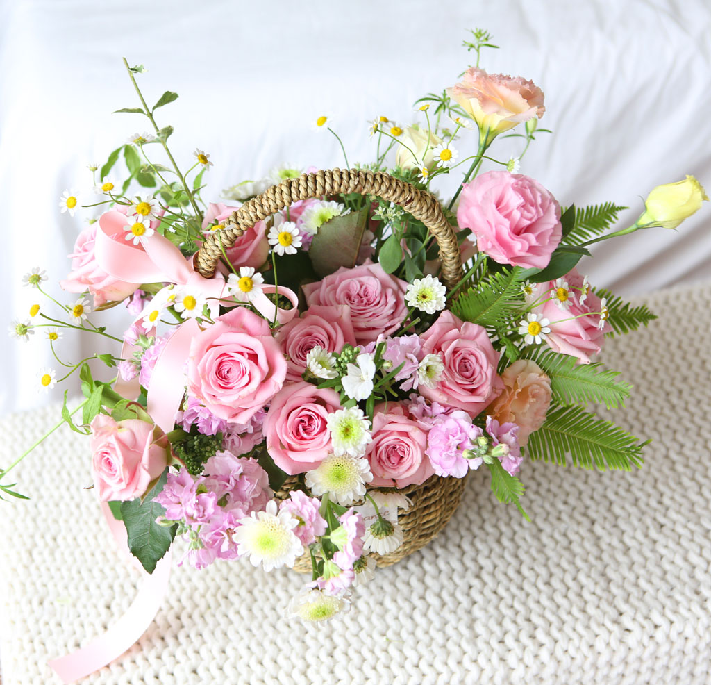 Roseday - Pink roses basket